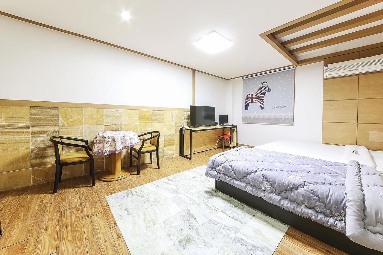 Theme Motel Mokpo Exterior foto